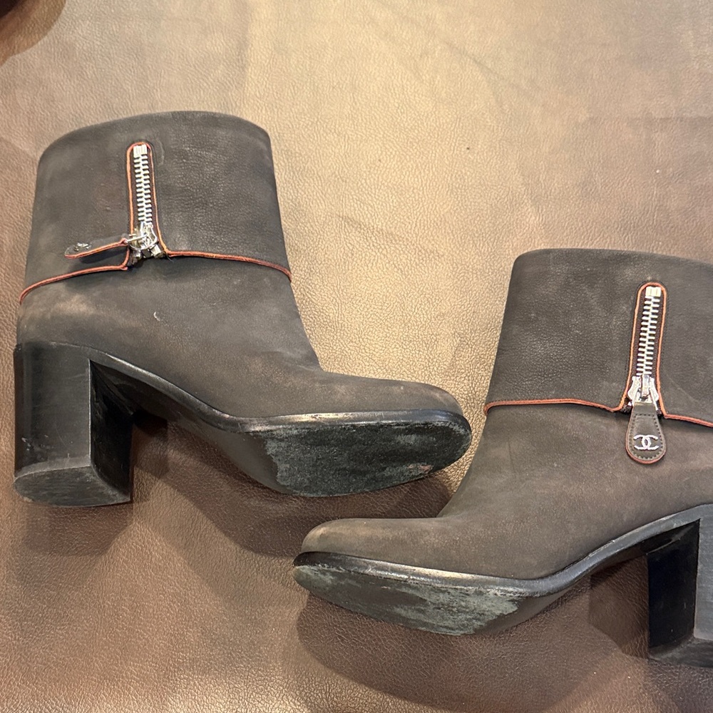 CHANEL Black Leather Zip-Trim Ankle Booties - Picture 3 of 4
